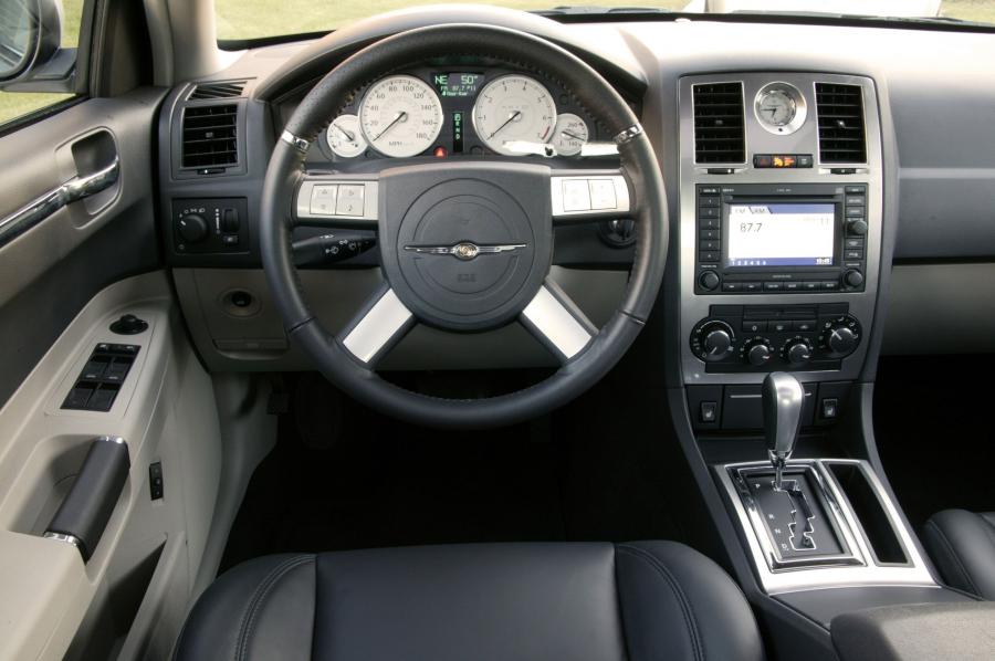  Chrysler 300C SRT8 2004 года  (EU) (фото 24 из 47)